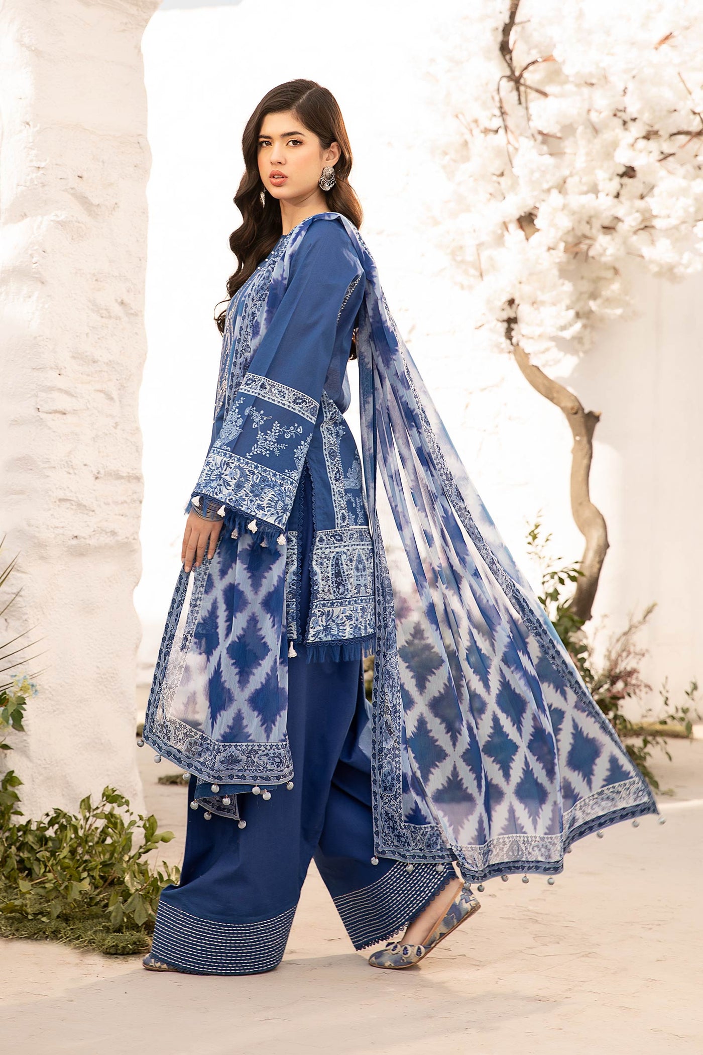 3 Pc Unstitched Embroidered Lawn Suit | MB-CUS25-703B