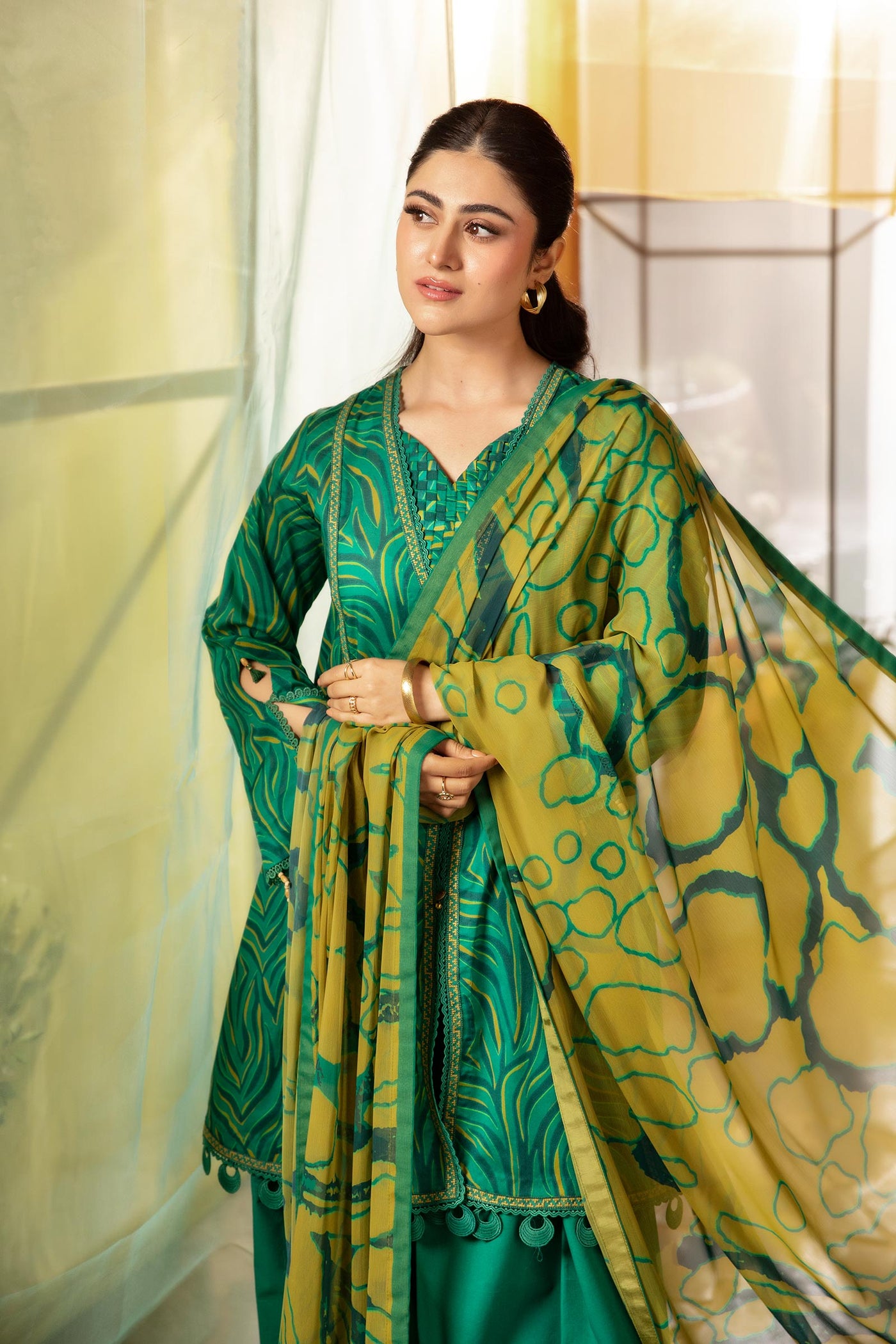 3 Pc Unstitched Embroidered Lawn Suit | MB-CUS25-704A