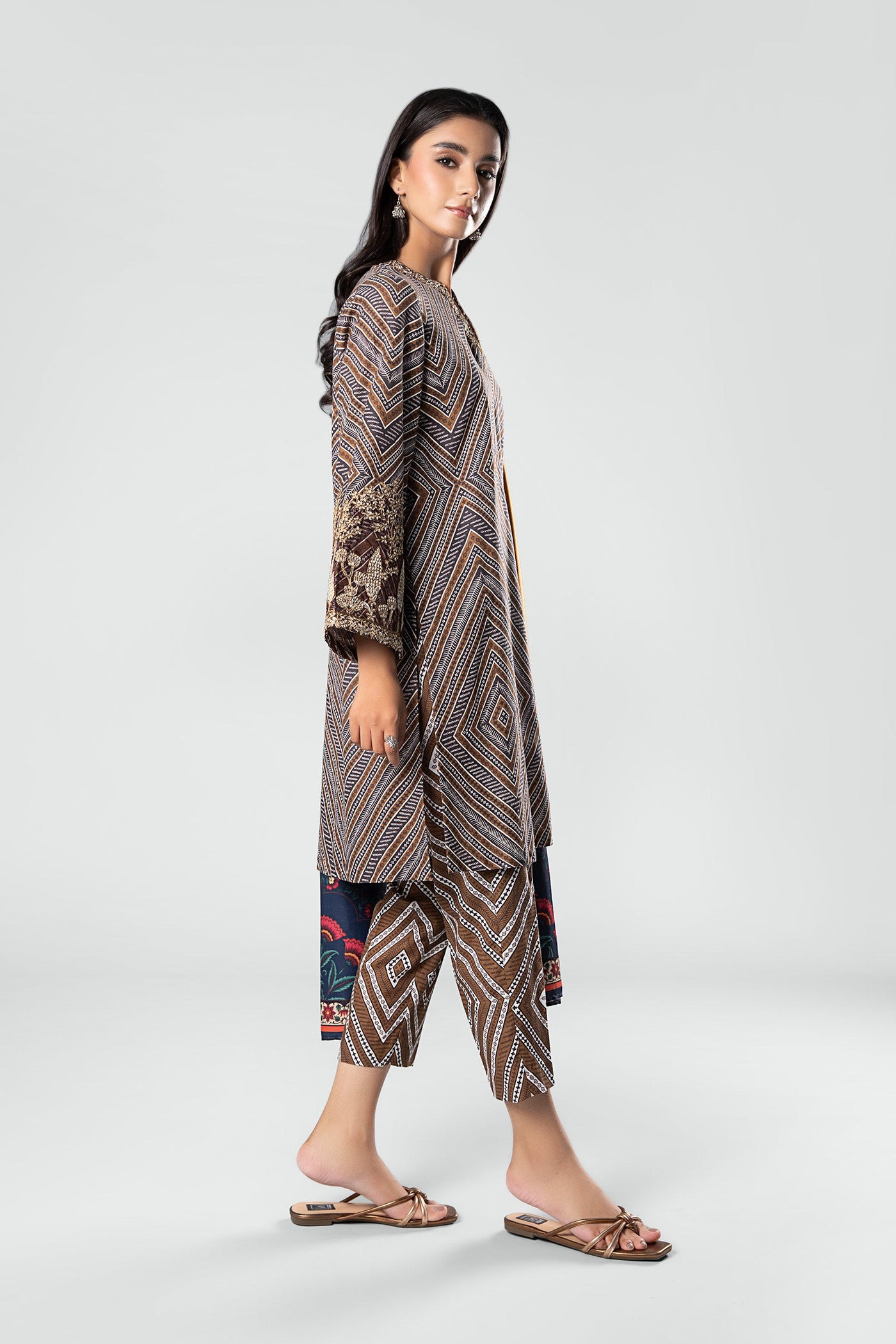 3 Pc Printed Khaddar Suit | MB-USP23-208B